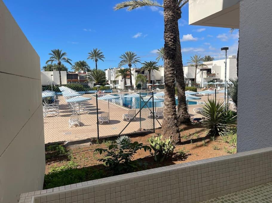 Pool View Apartment Primavera Арона Екстер'єр фото