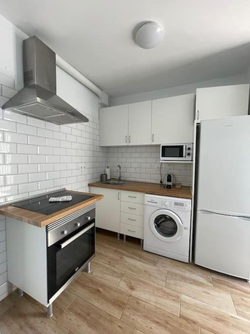 Pool View Apartment Primavera Арона Екстер'єр фото