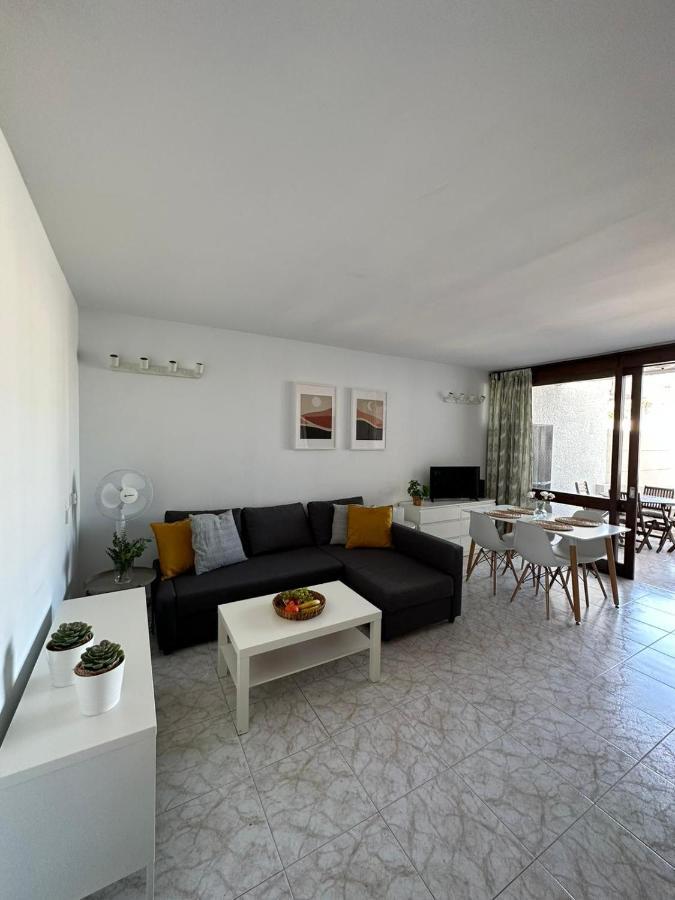Pool View Apartment Primavera Арона Екстер'єр фото