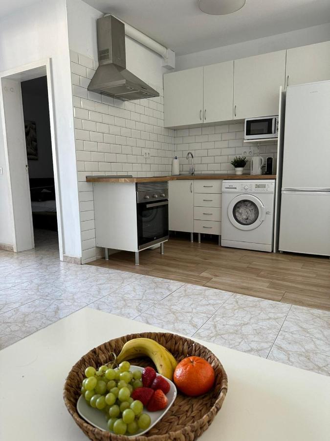Pool View Apartment Primavera Арона Екстер'єр фото