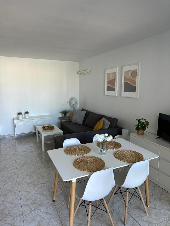 Pool View Apartment Primavera Арона Екстер'єр фото